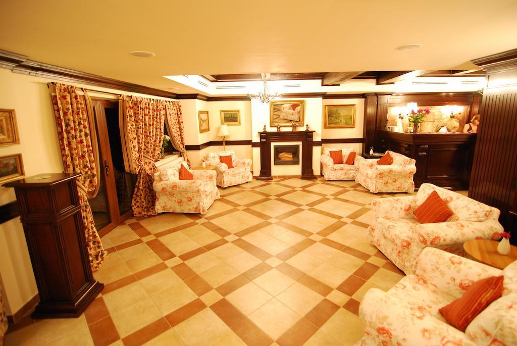 Nobillis - Carpathian Residence Pestera  Luaran gambar