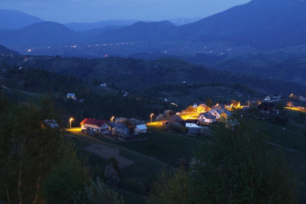 Nobillis - Carpathian Residence Pestera  Luaran gambar